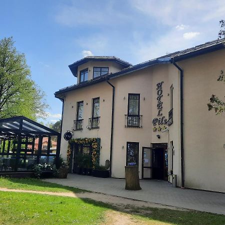 Hotel Pils With Self-Check In Sigulda Bagian luar foto