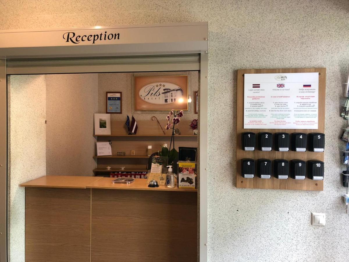 Hotel Pils With Self-Check In Sigulda Bagian luar foto