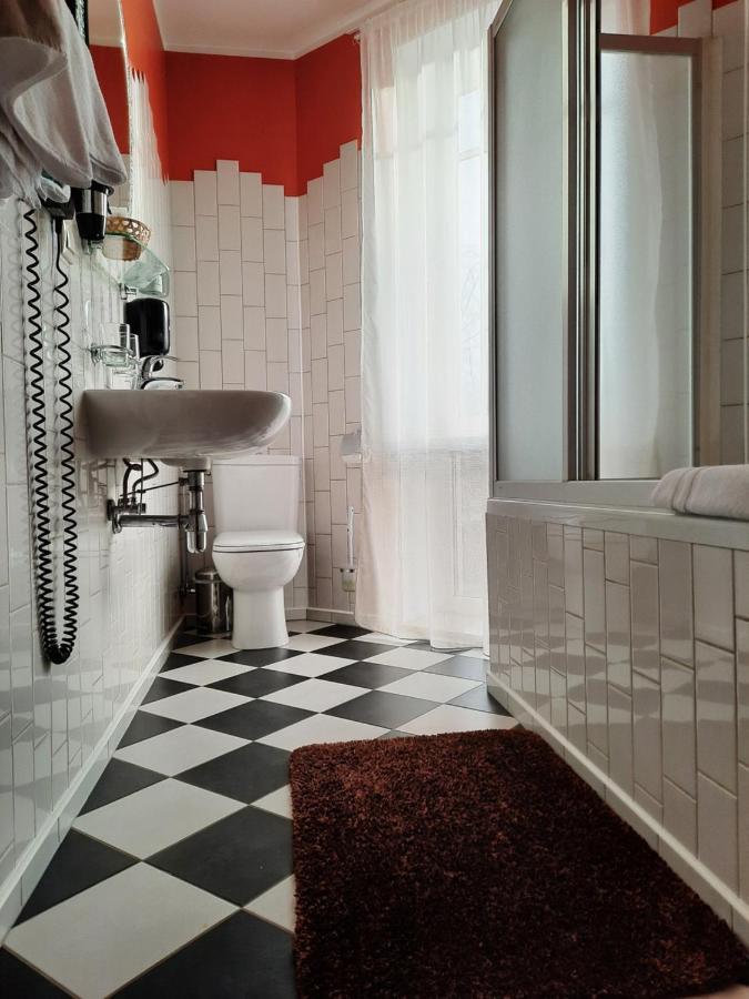 Hotel Pils With Self-Check In Sigulda Bagian luar foto