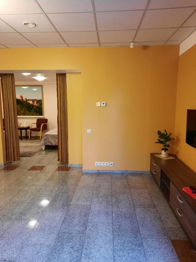 Hotel Pils With Self-Check In Sigulda Bagian luar foto
