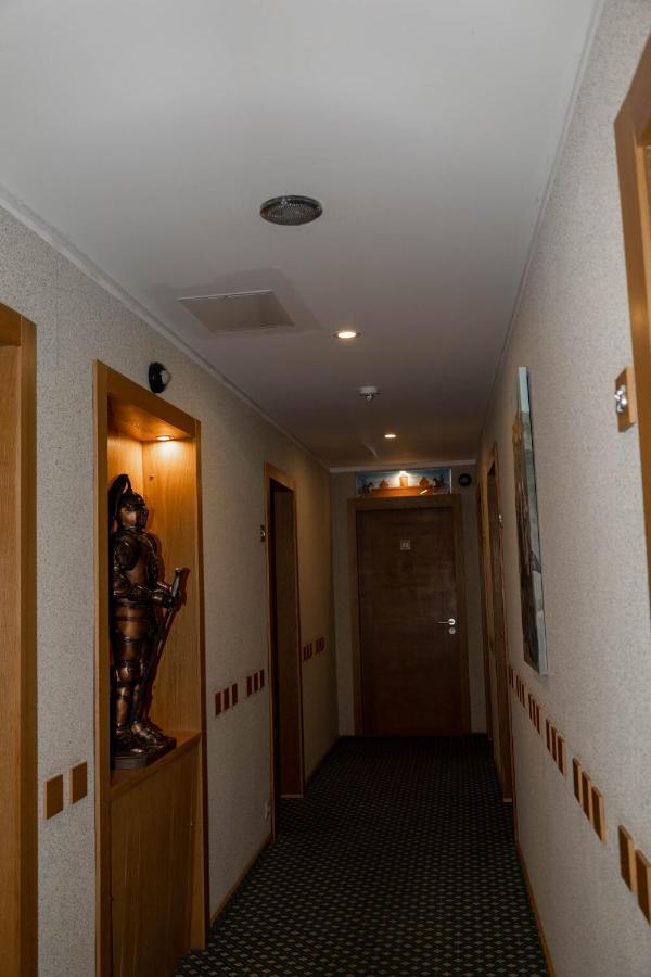 Hotel Pils With Self-Check In Sigulda Bagian luar foto