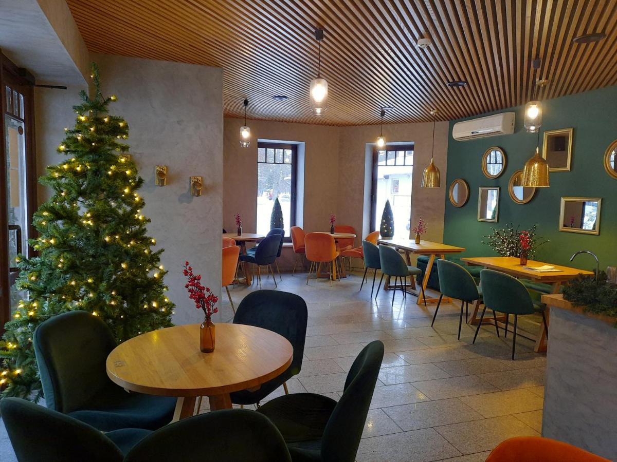 Hotel Pils With Self-Check In Sigulda Bagian luar foto