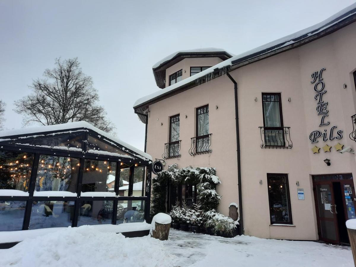 Hotel Pils With Self-Check In Sigulda Bagian luar foto