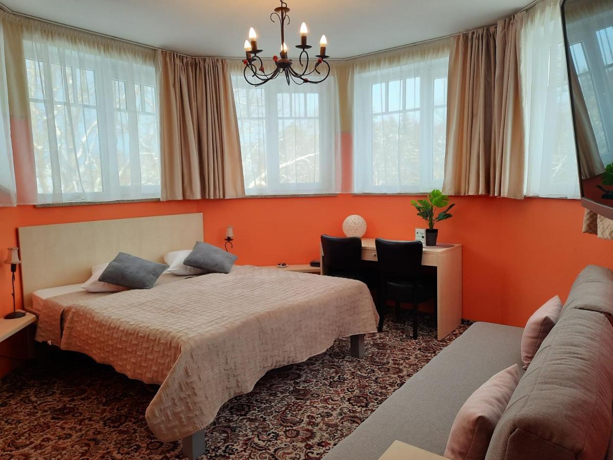 Hotel Pils With Self-Check In Sigulda Bagian luar foto