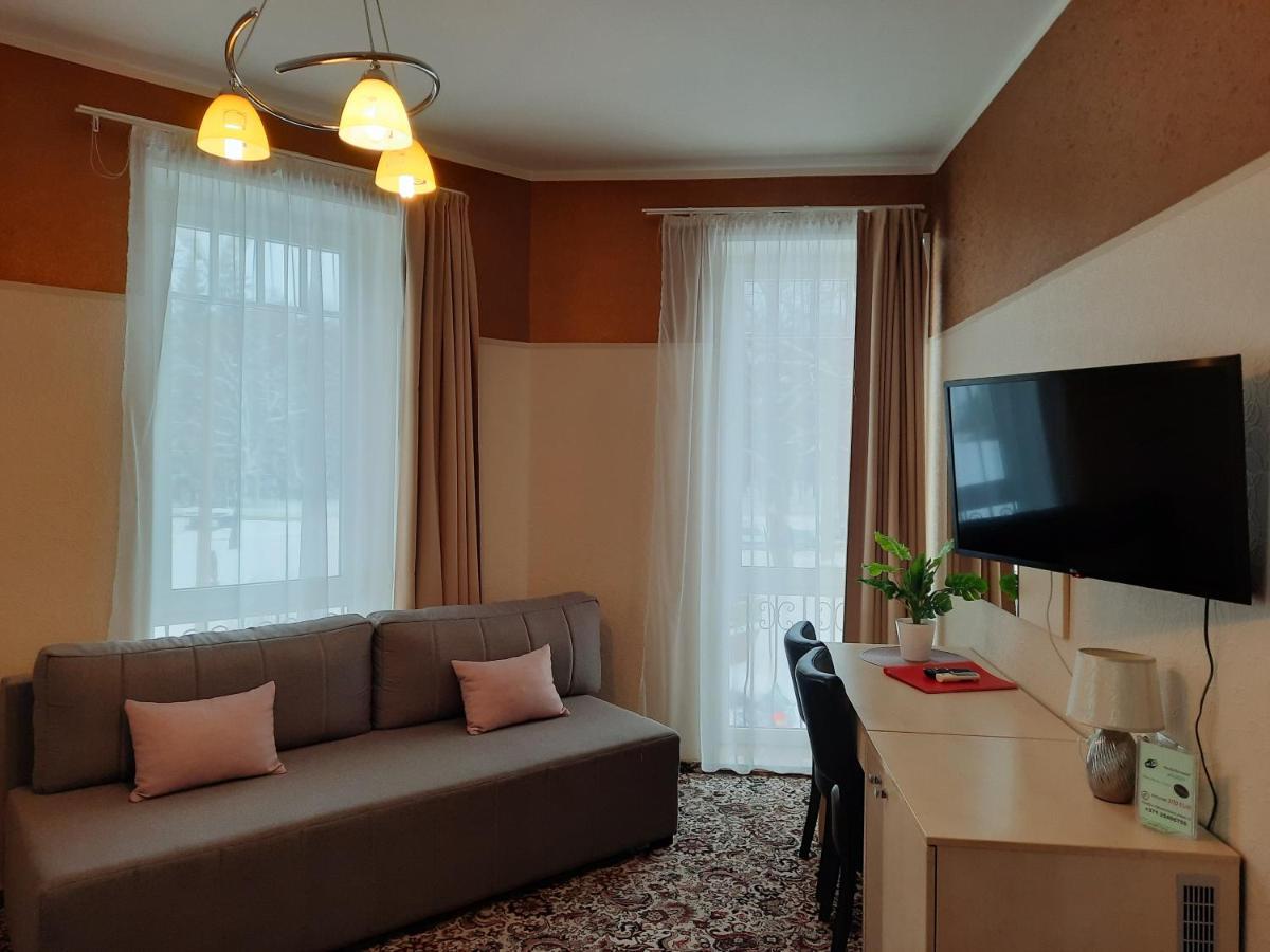 Hotel Pils With Self-Check In Sigulda Bagian luar foto