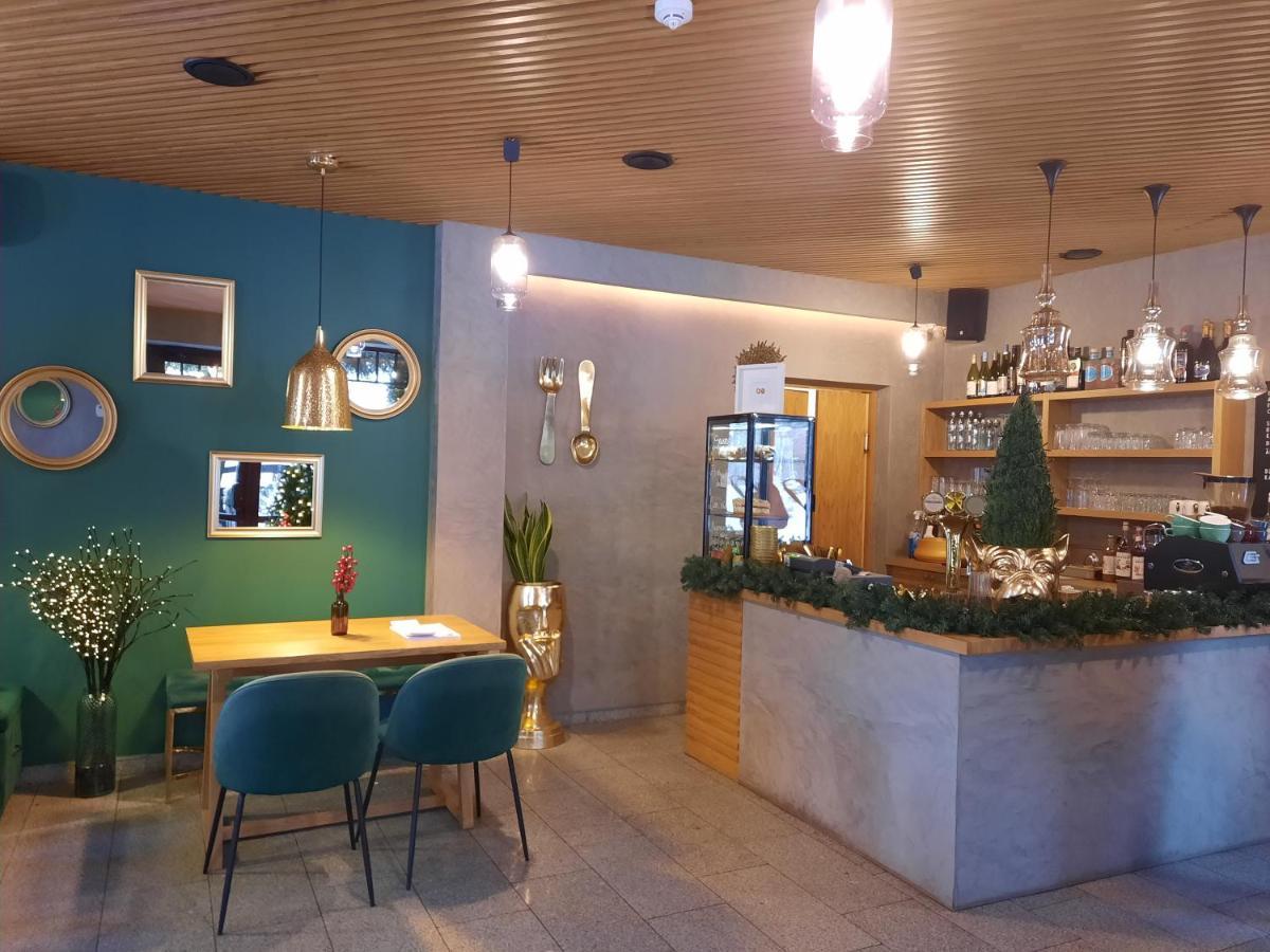 Hotel Pils With Self-Check In Sigulda Bagian luar foto
