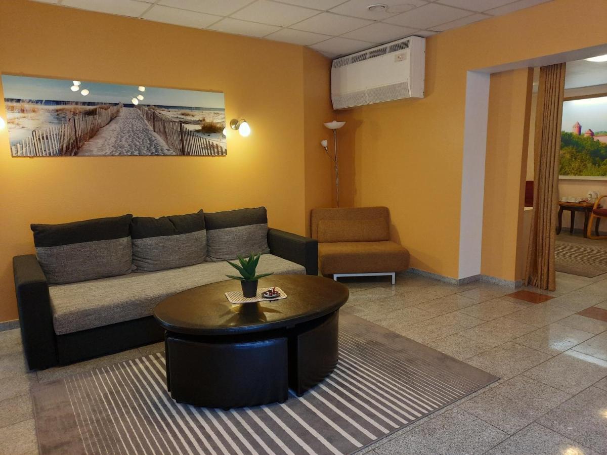 Hotel Pils With Self-Check In Sigulda Bagian luar foto