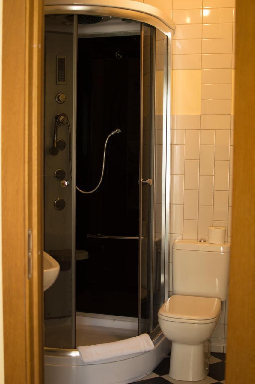 Hotel Pils With Self-Check In Sigulda Bagian luar foto