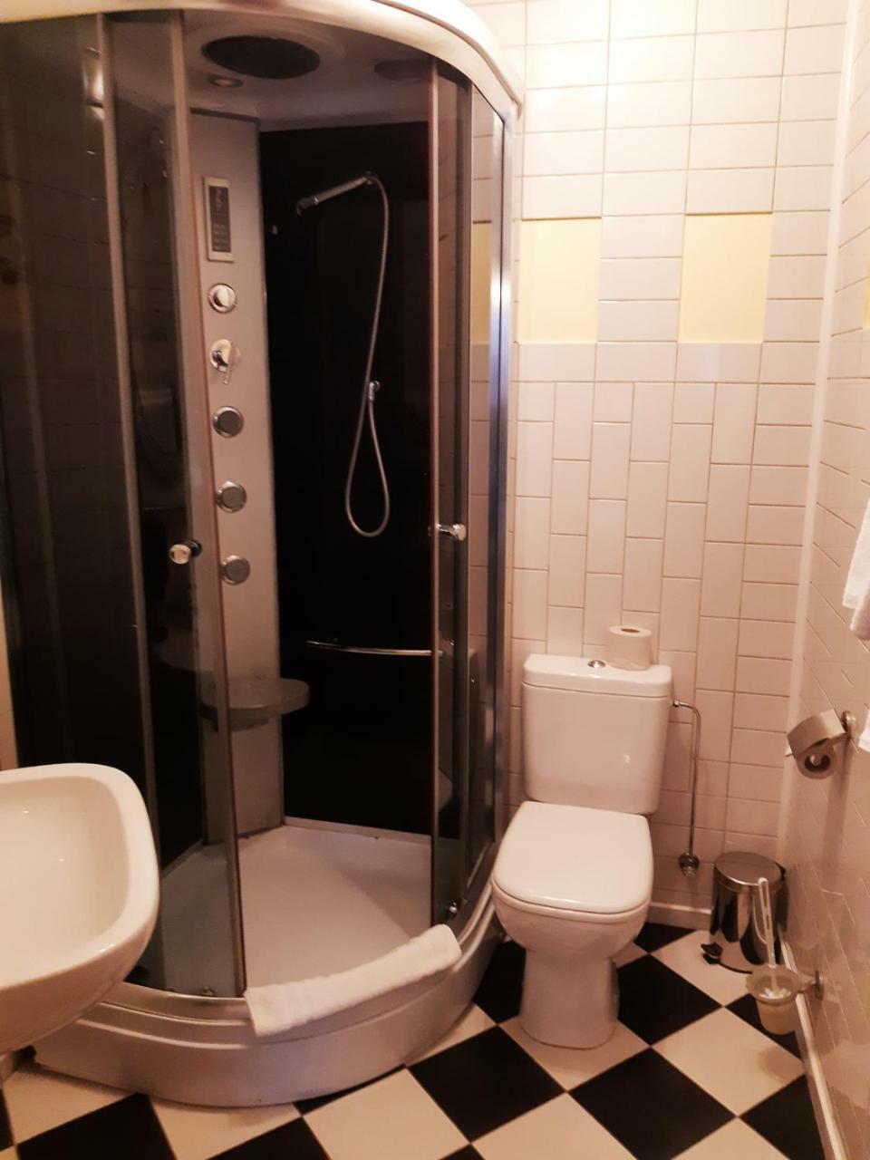 Hotel Pils With Self-Check In Sigulda Bagian luar foto